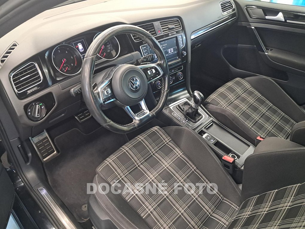 Volkswagen Golf 2.0 TDi 