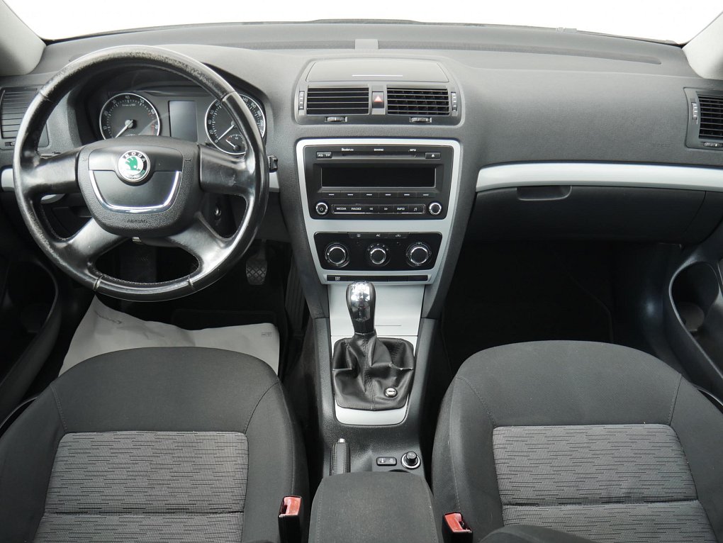 Škoda Octavia II 1.6 MPi Ambiente