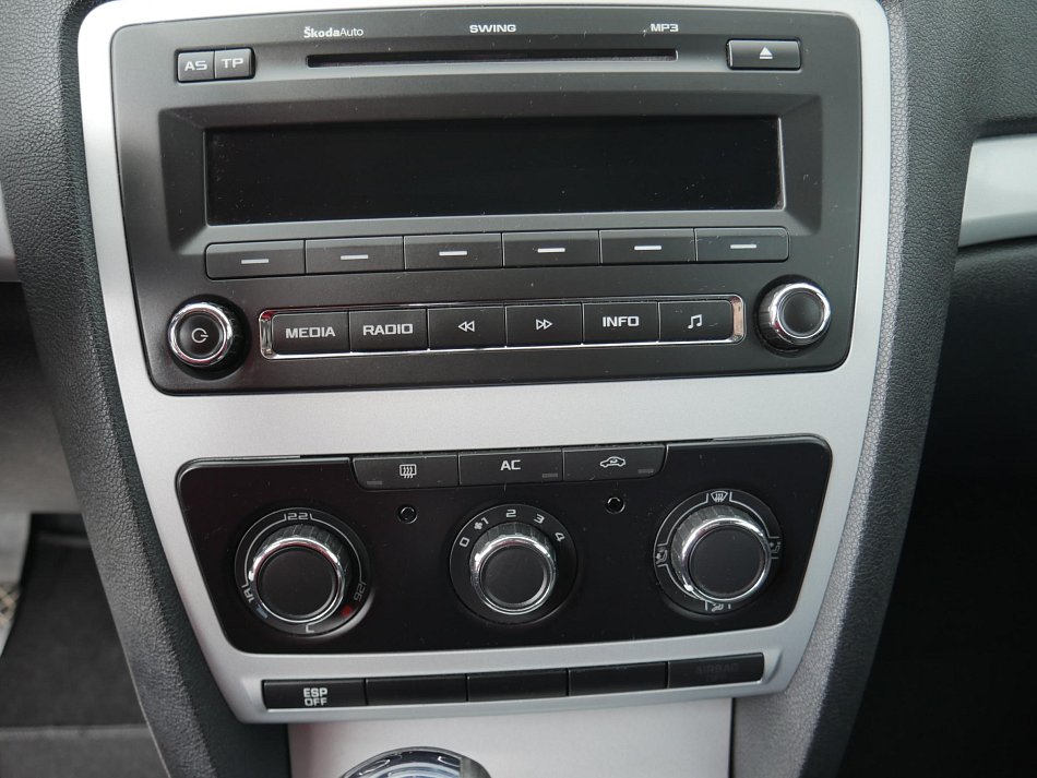 Škoda Octavia II 1.6 MPi Ambiente