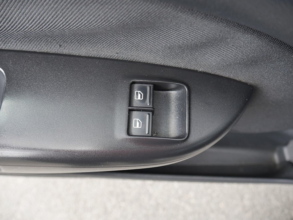 Škoda Octavia II 1.6 MPi Ambiente