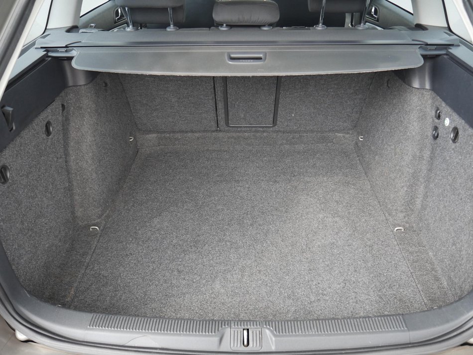 Škoda Octavia II 1.6 MPi Ambiente