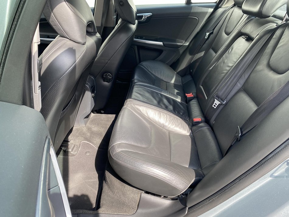 Volvo S60 2.4 D5  AWD
