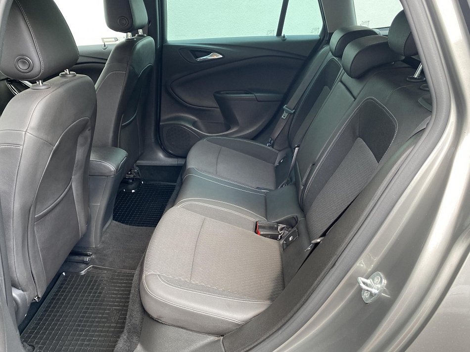 Opel Astra 1.6 CDTi 