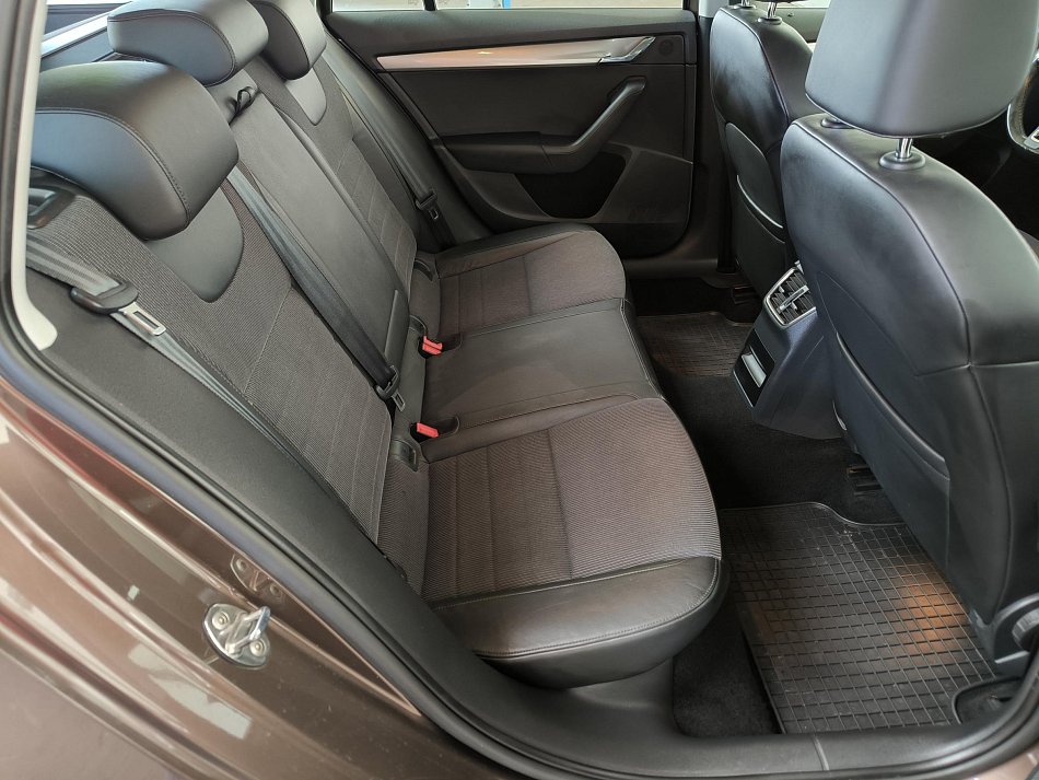 Škoda Octavia III 2.0 TDi Elegance