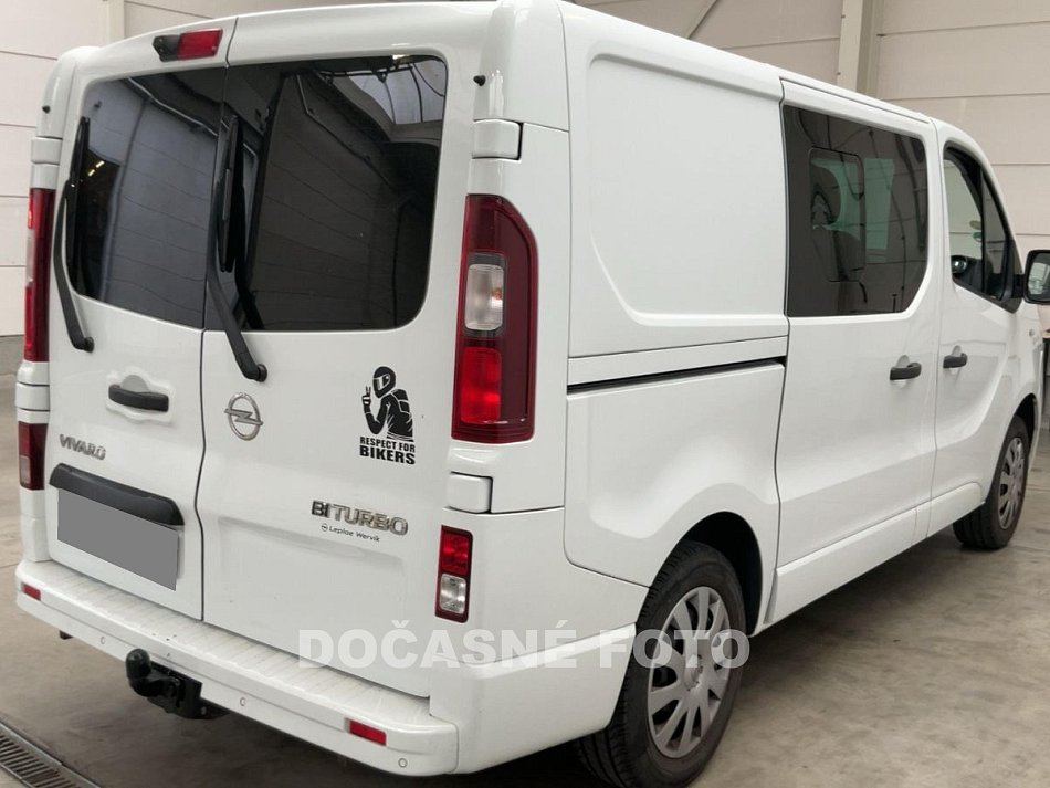Opel Vivaro 1.6CDTi  5míst