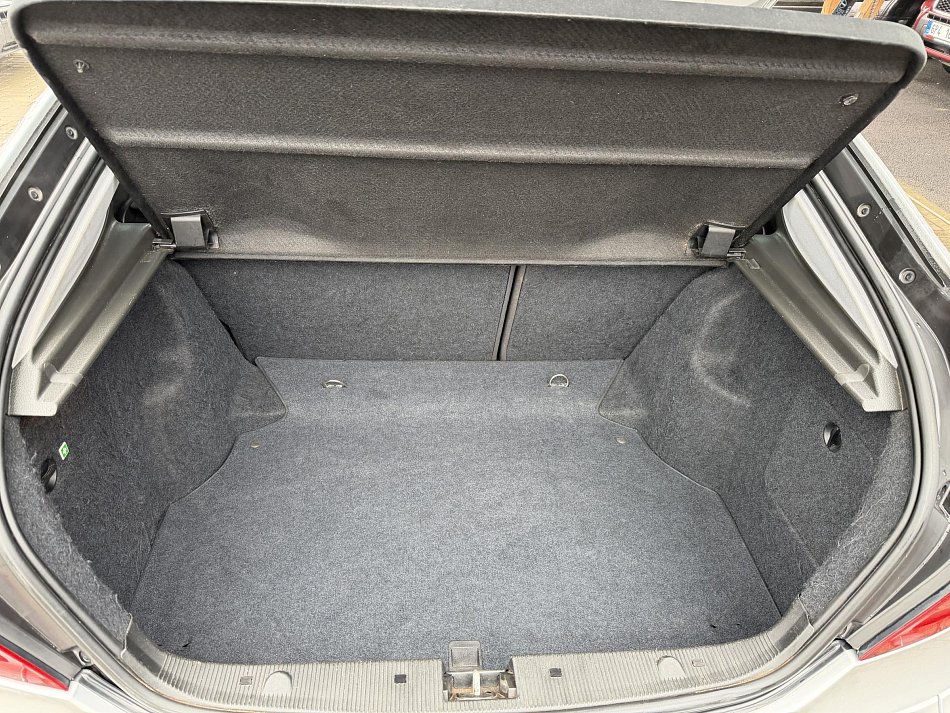 Mercedes-Benz Třída C 1.8i 