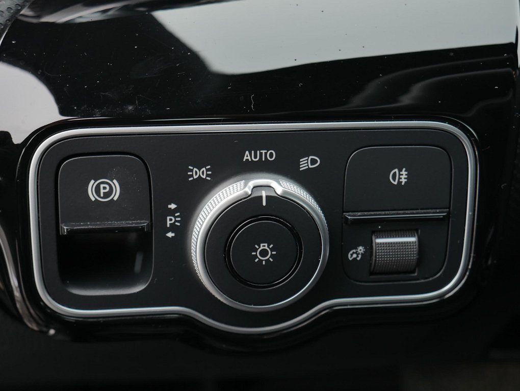 Mercedes-Benz CLA 2.0 D  200 d