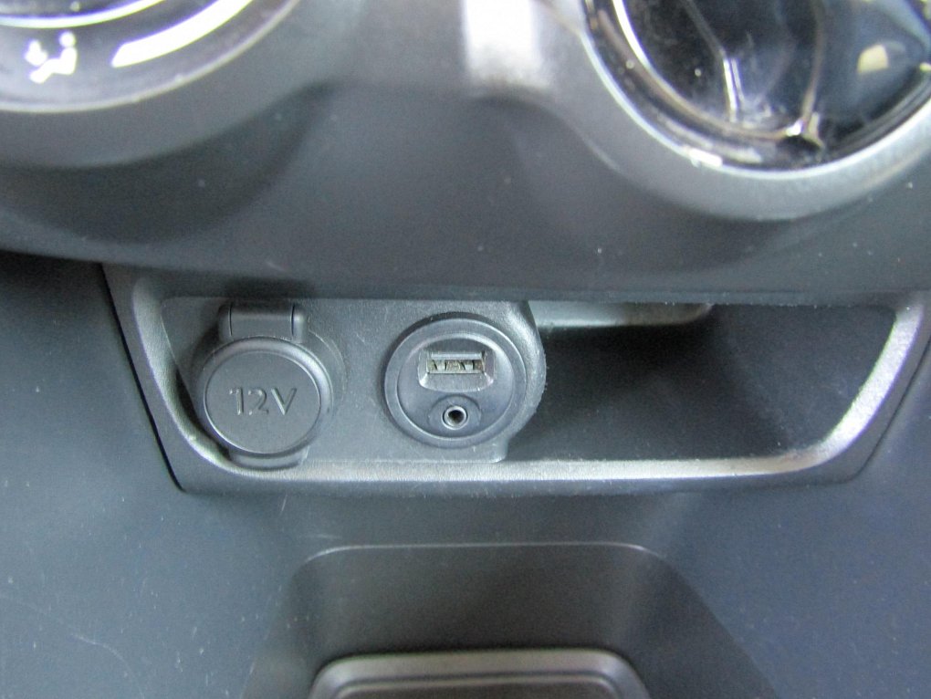 Peugeot 208 1.2i 