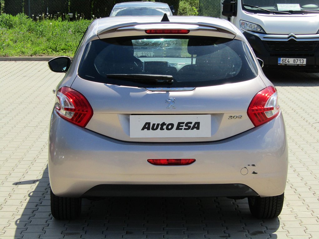 Peugeot 208 1.2i 
