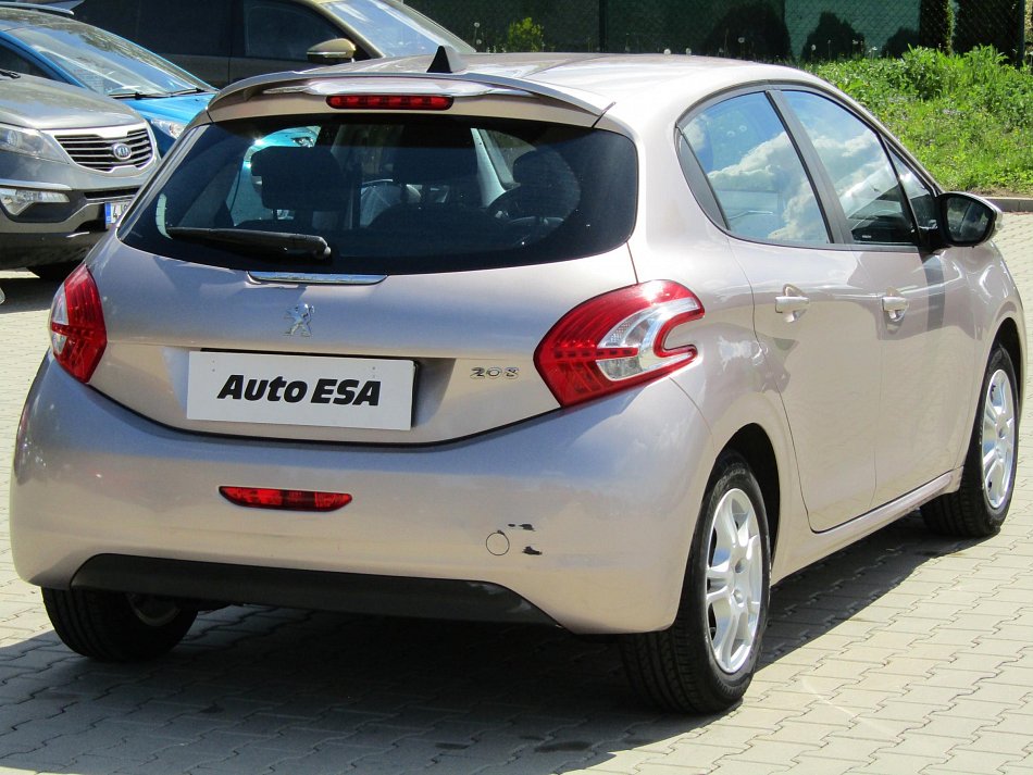Peugeot 208 1.2i 
