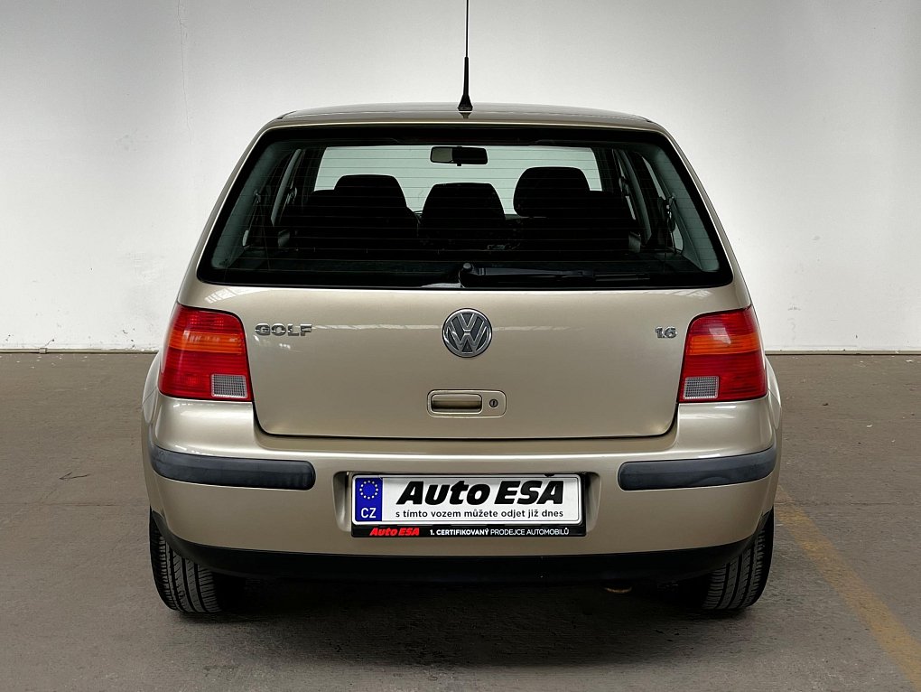 Volkswagen Golf 1.6i 