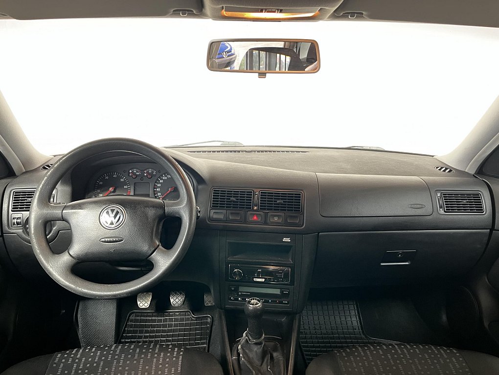 Volkswagen Golf 1.6i 