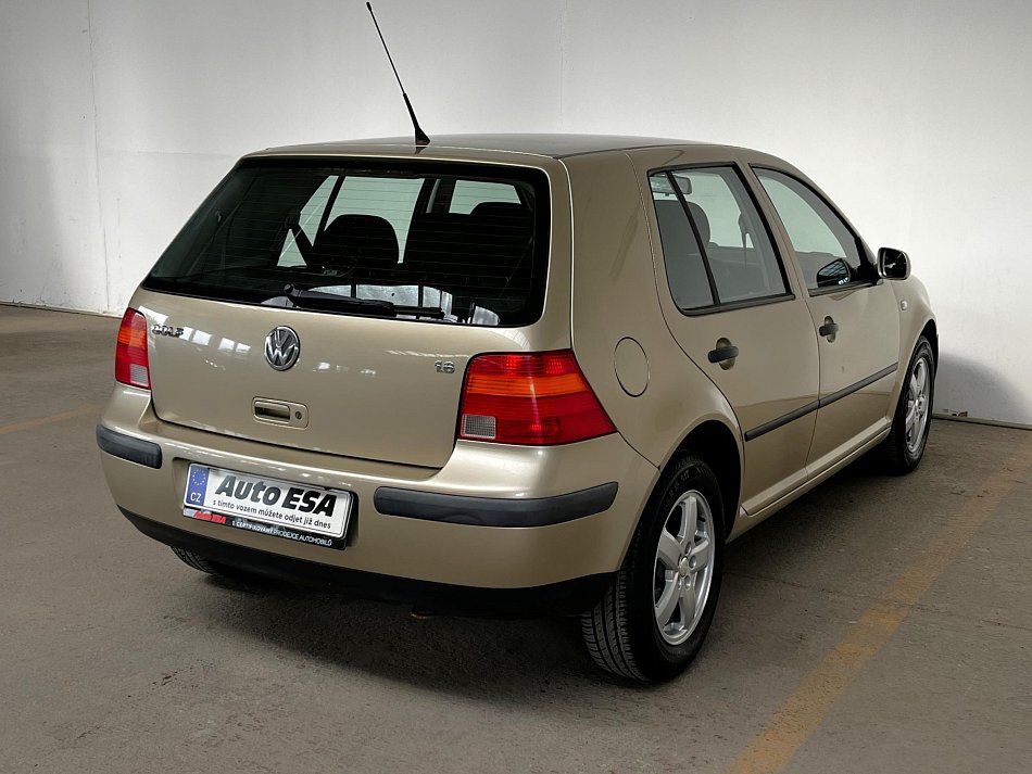 Volkswagen Golf 1.6i 