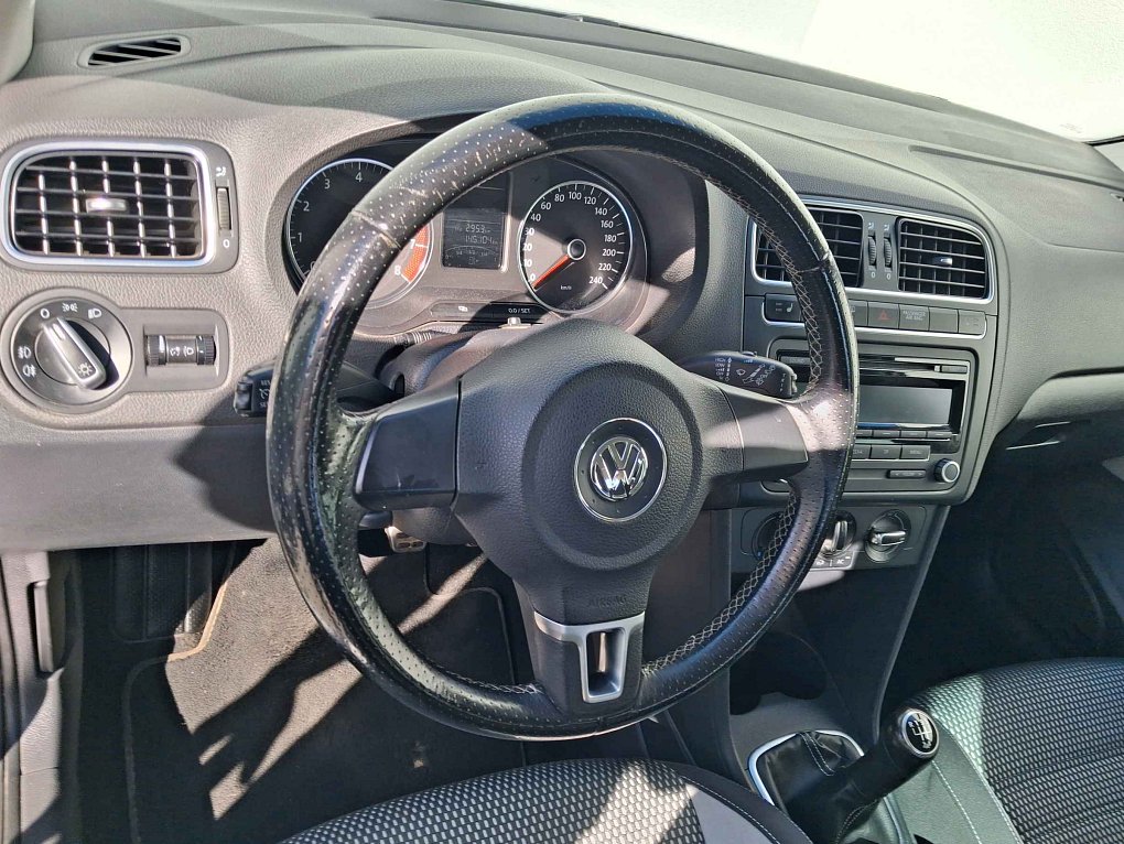Volkswagen Polo 1.2 TSi CROSS