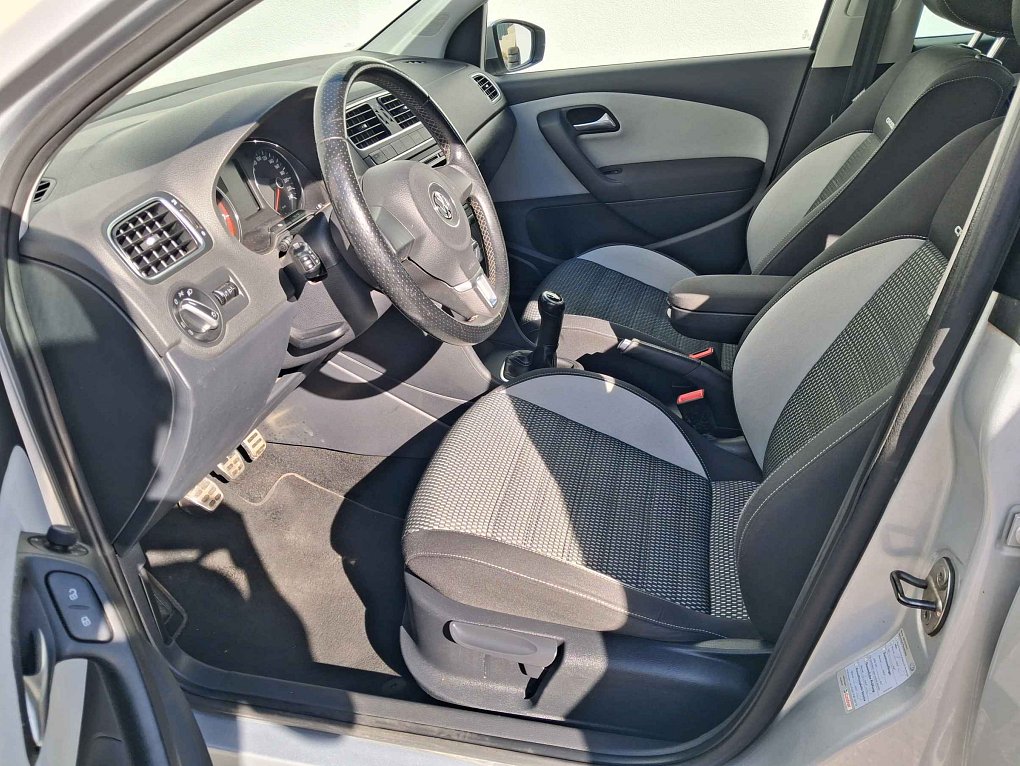 Volkswagen Polo 1.2 TSi CROSS