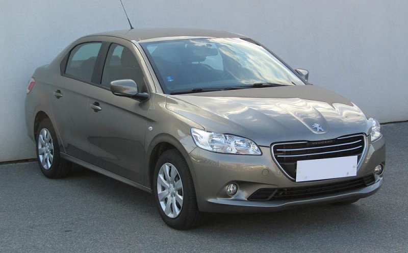 Peugeot 301 1.6 VTi 