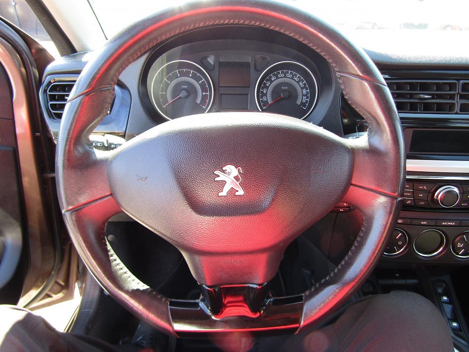 Peugeot 301 1.6 VTi 