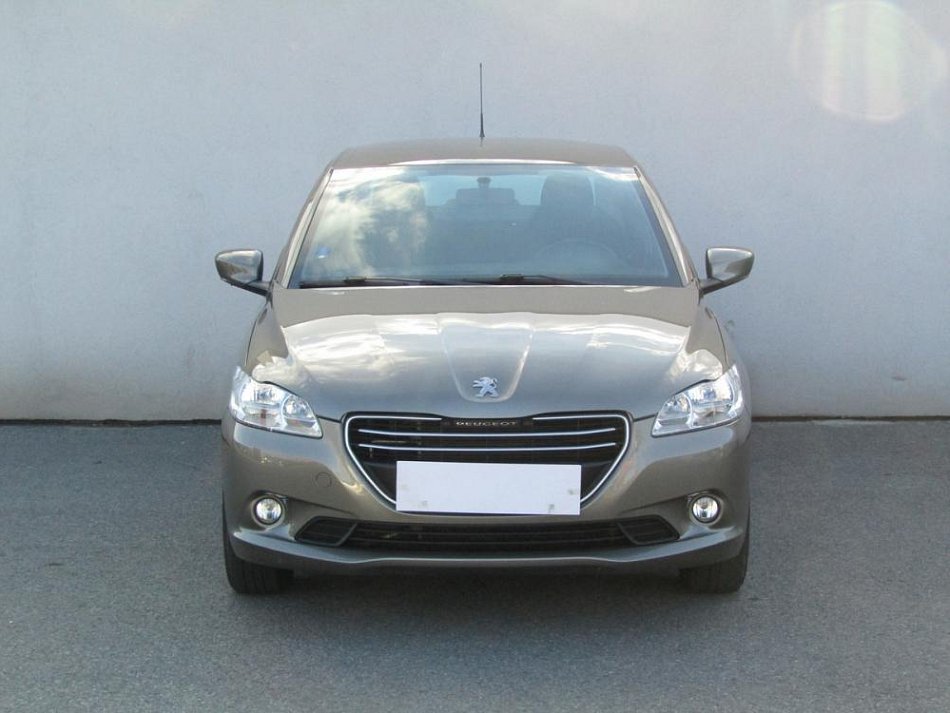 Peugeot 301 1.6 VTi 