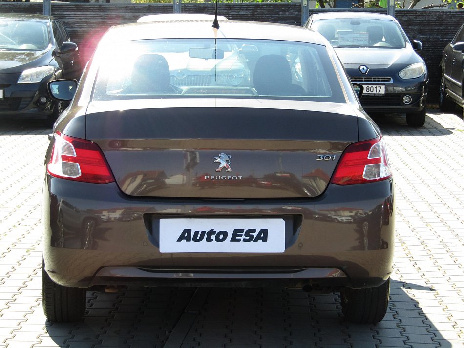 Peugeot 301 1.6 VTi 
