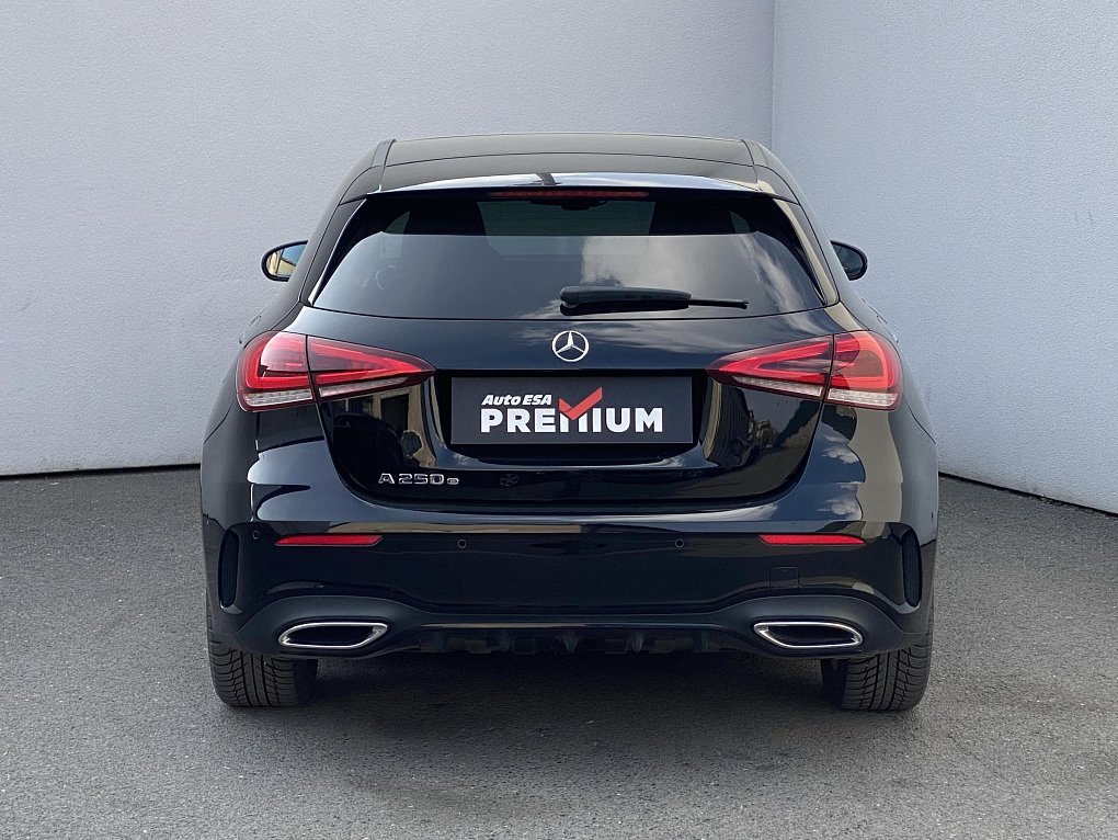 Mercedes-Benz Třída A 1.3  A250e