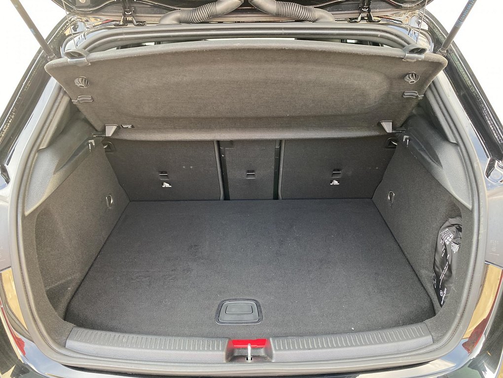 Mercedes-Benz Třída A 1.3  A250e