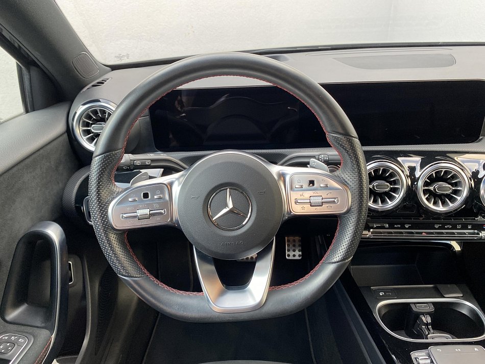 Mercedes-Benz Třída A 1.3  A250e