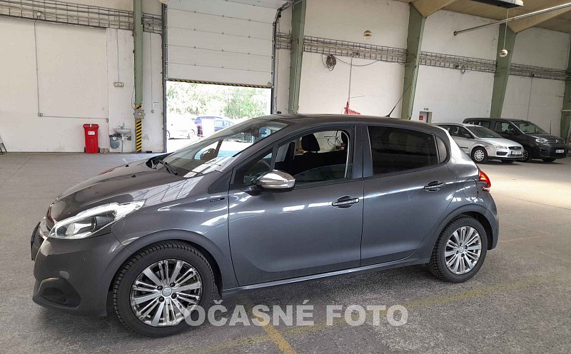 Peugeot 208 1.2 PT 