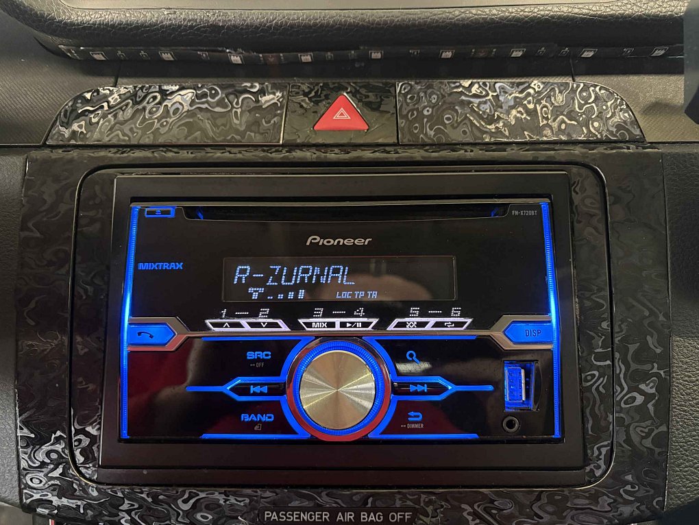 Volkswagen Passat 1.6 FSI 