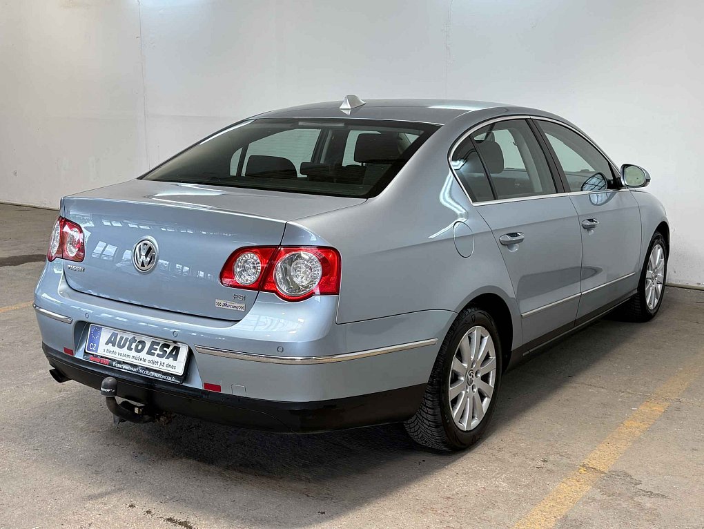 Volkswagen Passat 1.6 FSI 