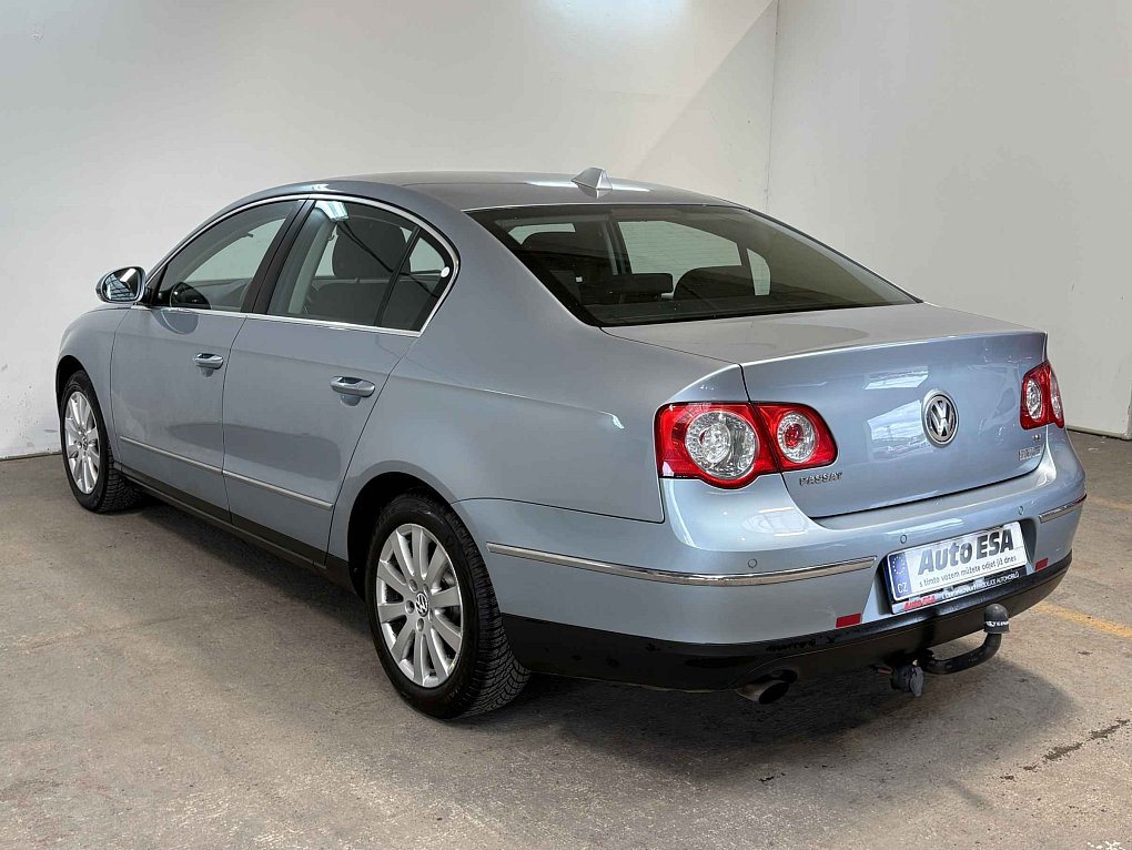 Volkswagen Passat 1.6 FSI 