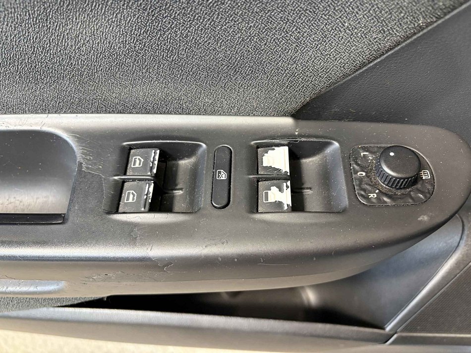 Volkswagen Passat 1.6 FSI 