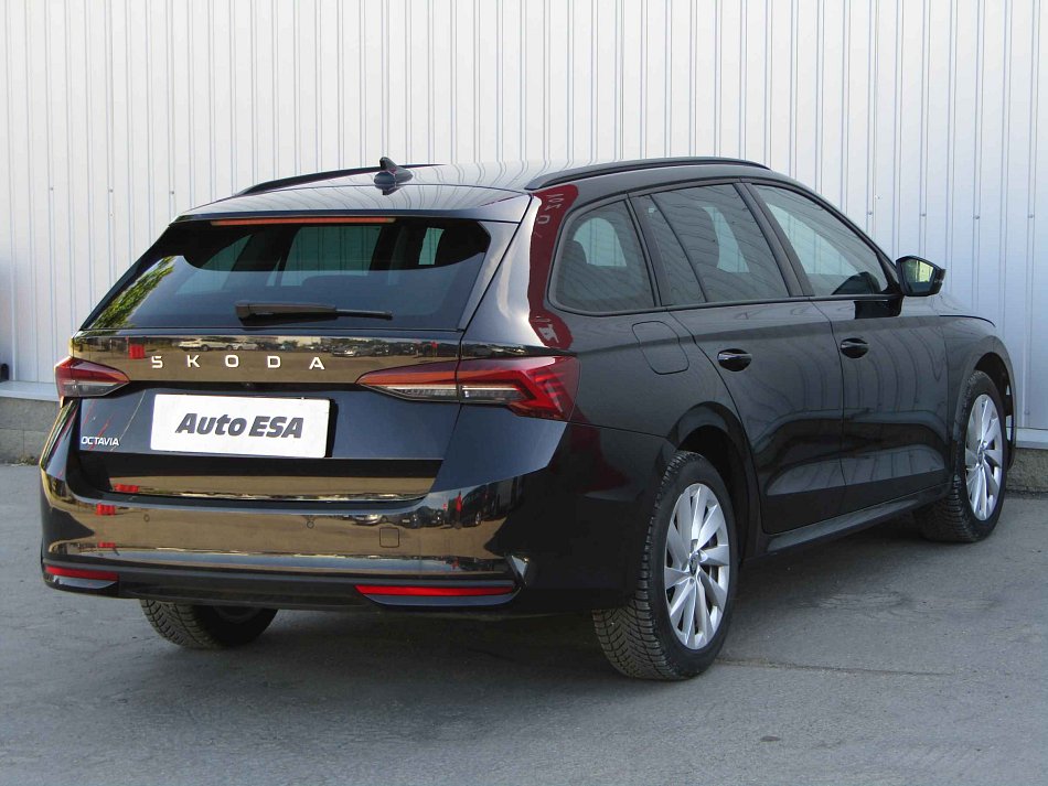 Škoda Octavia IV 1.5 TSi m-HEV Selection