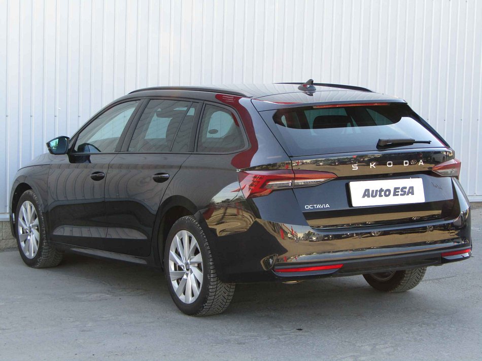 Škoda Octavia IV 1.5 TSi m-HEV Selection
