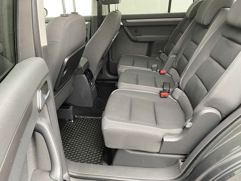 Volkswagen Touran 2.0 TDi 