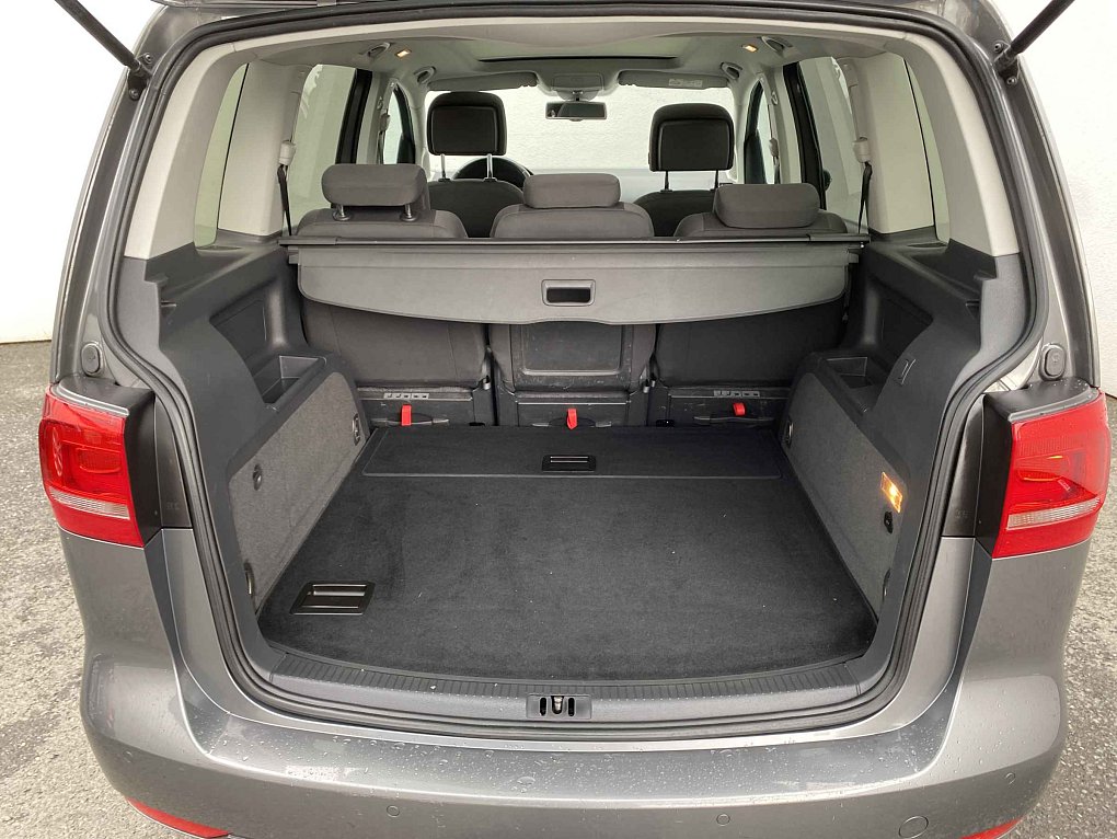 Volkswagen Touran 2.0 TDi 