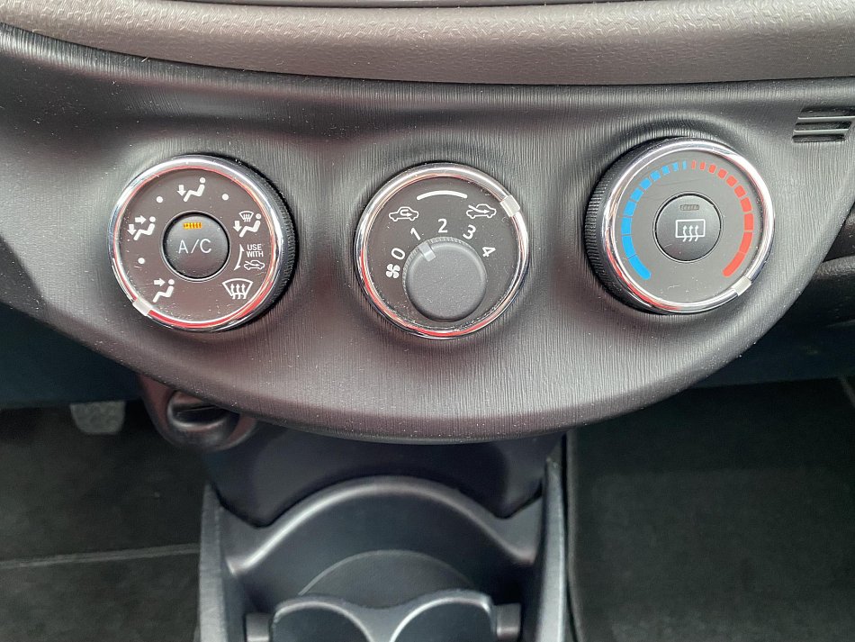 Toyota Yaris 1.0VVT-i 