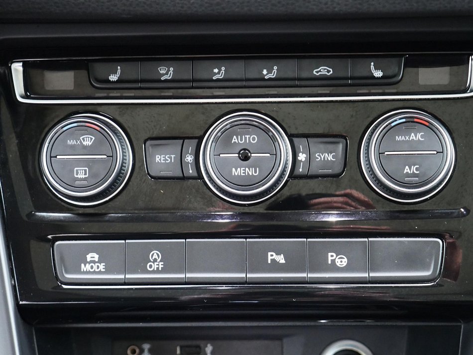 Volkswagen Touran 1.4 TSi Sound