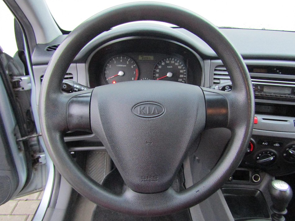 Kia Rio 1.4i 