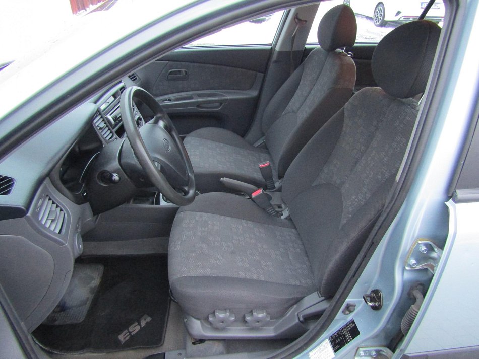 Kia Rio 1.4i 