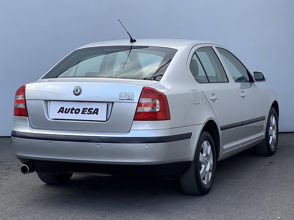 Škoda Octavia II 1.6 MPi Elegance