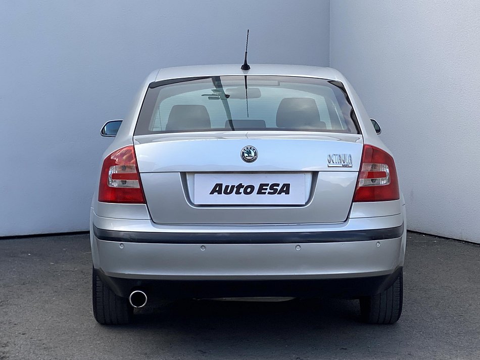 Škoda Octavia II 1.6 MPi Elegance