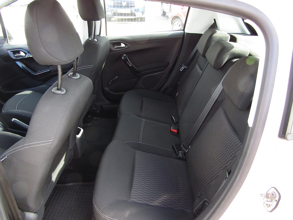 Peugeot 208 1.2VTi 