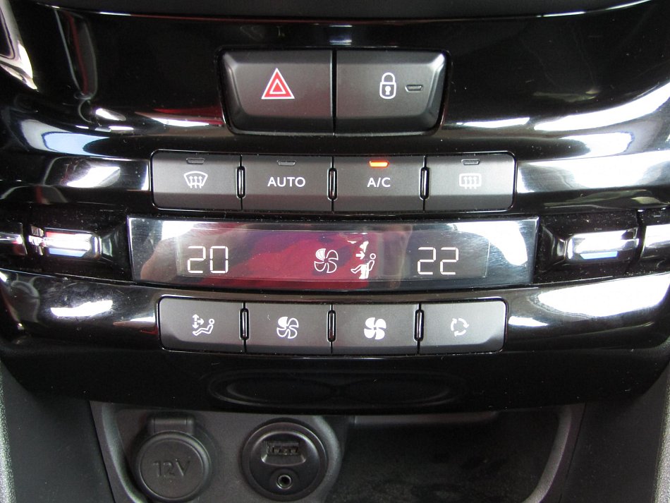 Peugeot 208 1.2VTi 