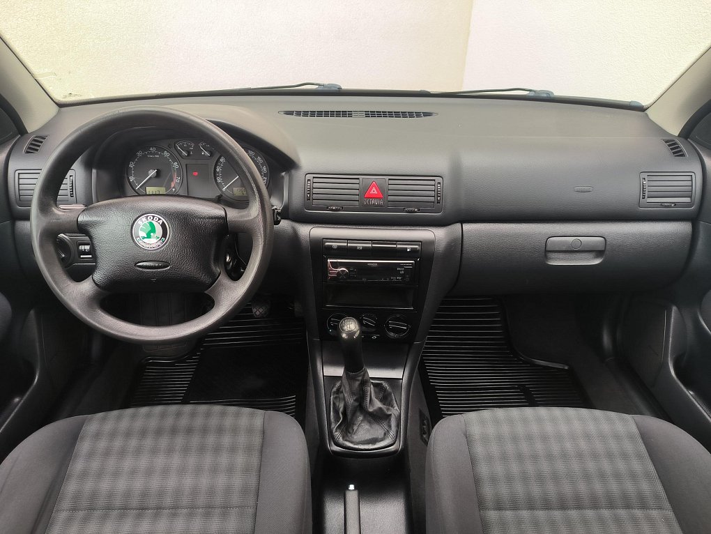 Škoda Octavia 1.6 i 