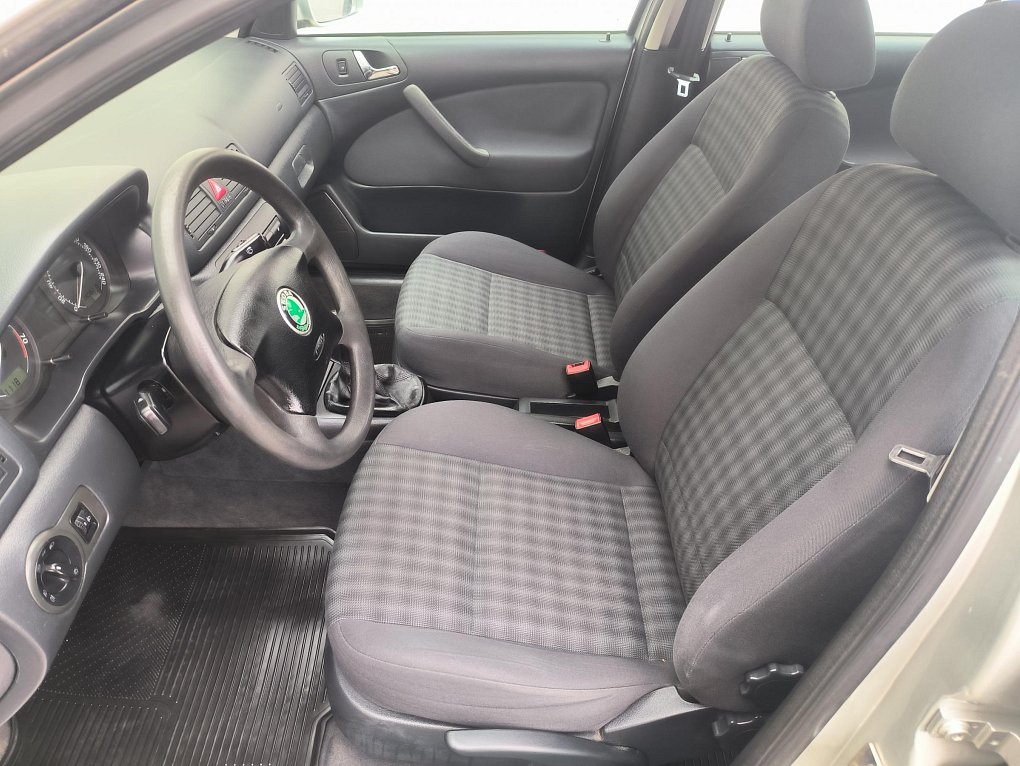 Škoda Octavia 1.6 i 