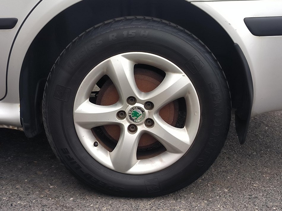 Škoda Octavia 1.6 i 