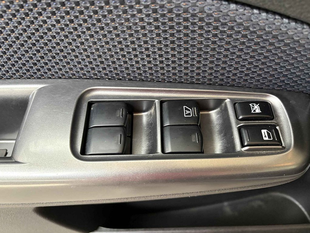 Subaru Forester 2.0i  AWD