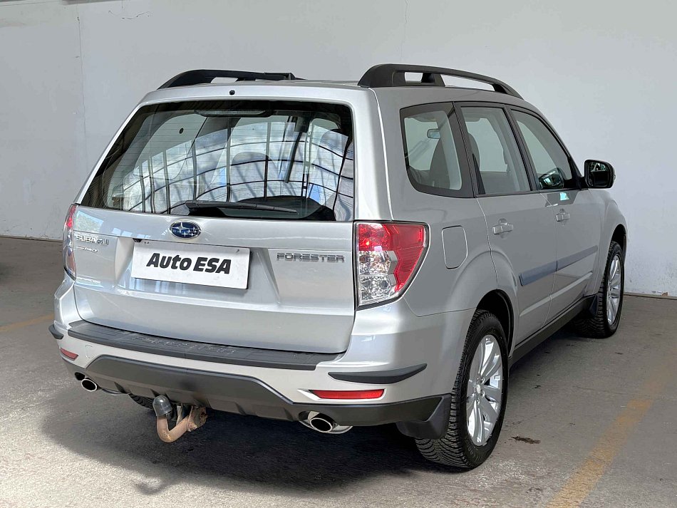 Subaru Forester 2.0i  AWD