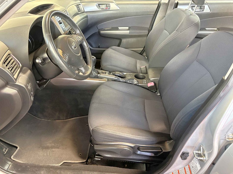 Subaru Forester 2.0i  AWD