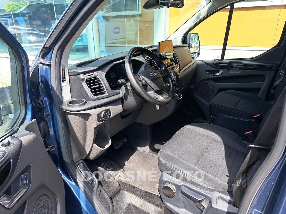 Ford Transit Custom 2.0TDCi Limited L2H1 5míst